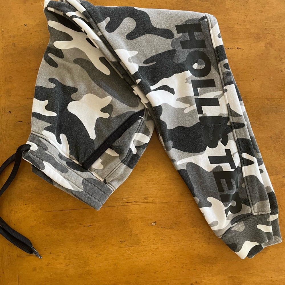 Hollister camouflage joggers/sweatpants